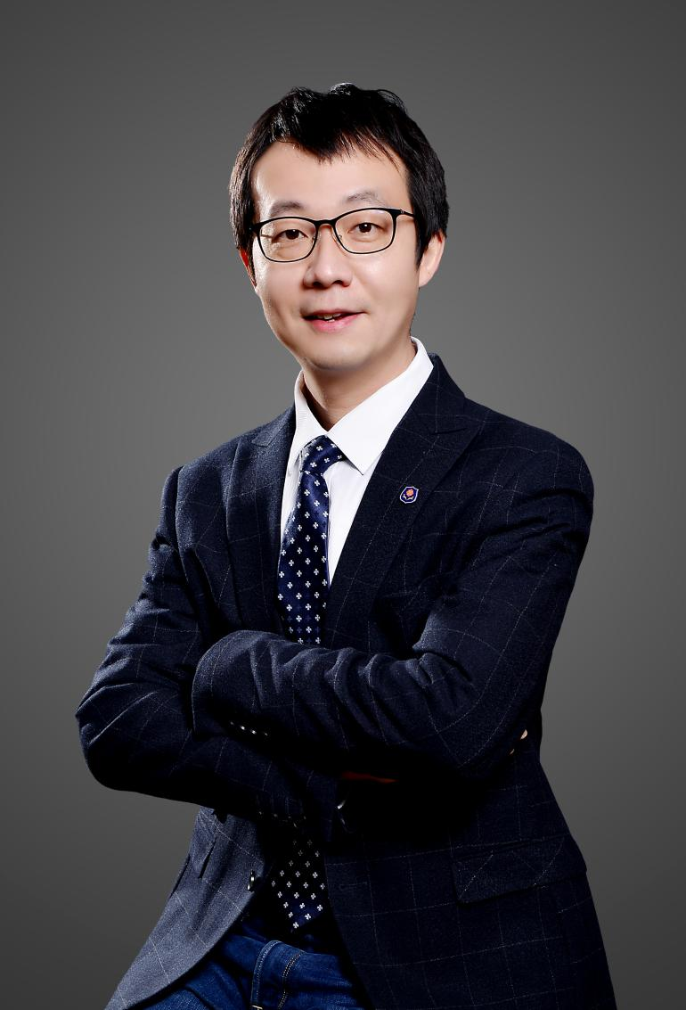 周磊 .png